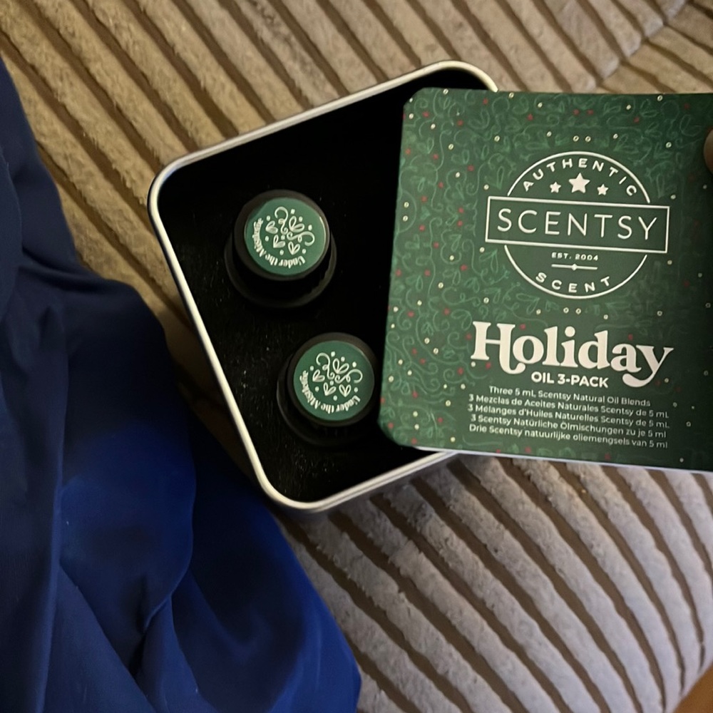 Scentsy Essential Oil Under the Mistletoe 2 .5mL